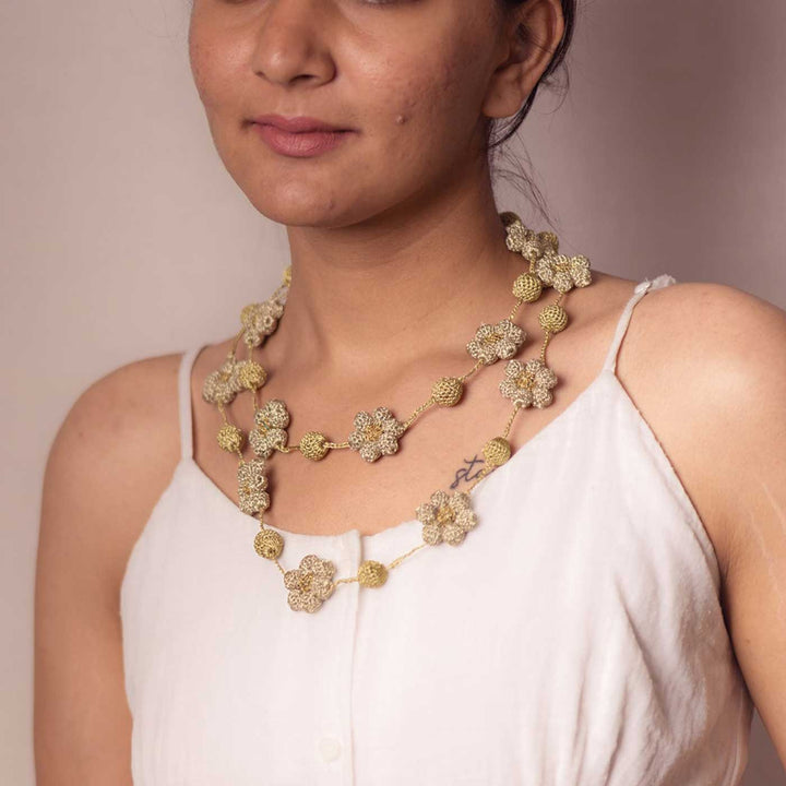 Handmade Crochet Gold Gulnaar Daisy Bead String Necklace