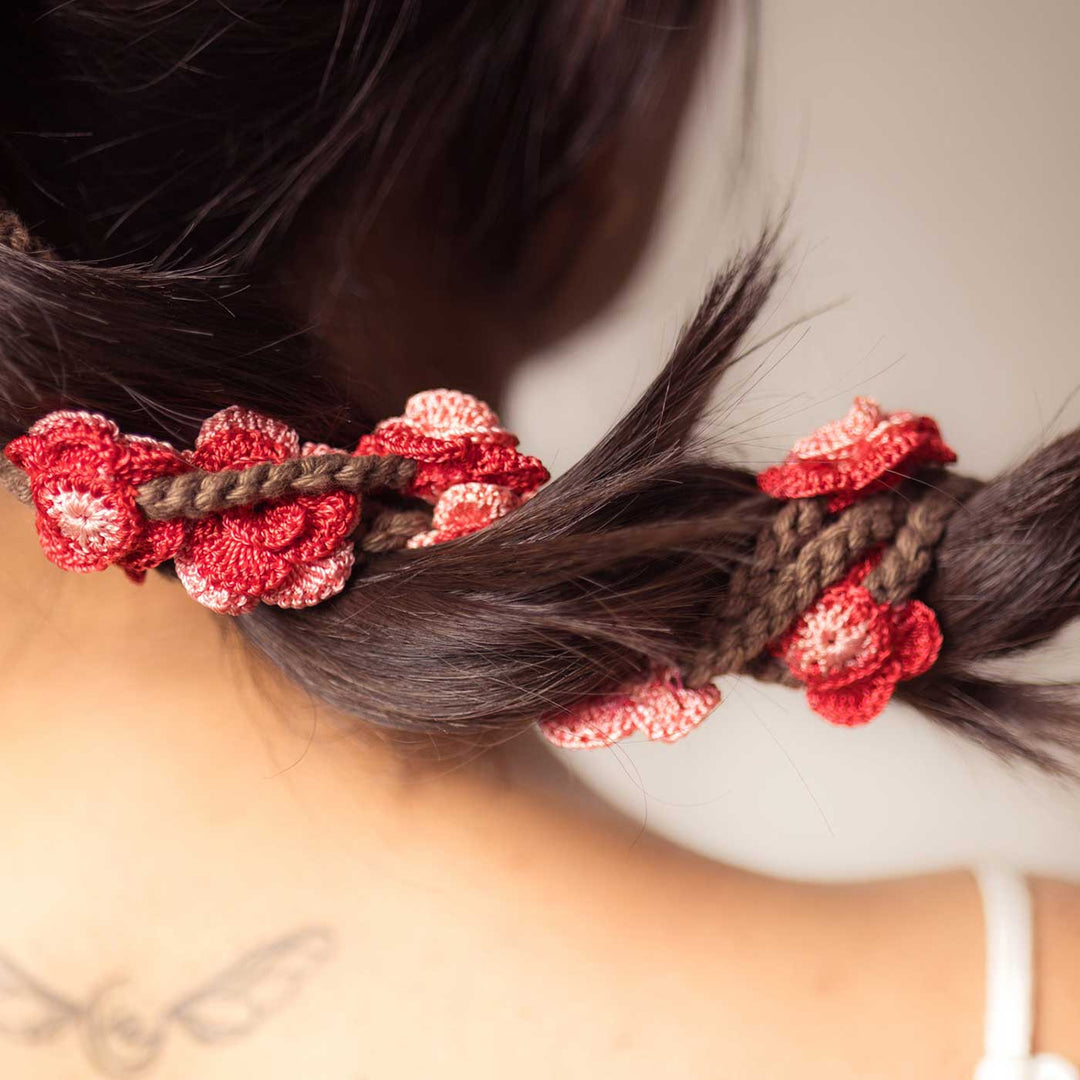 Handmade Crochet Guncha Red And Pink Rosy Parandi