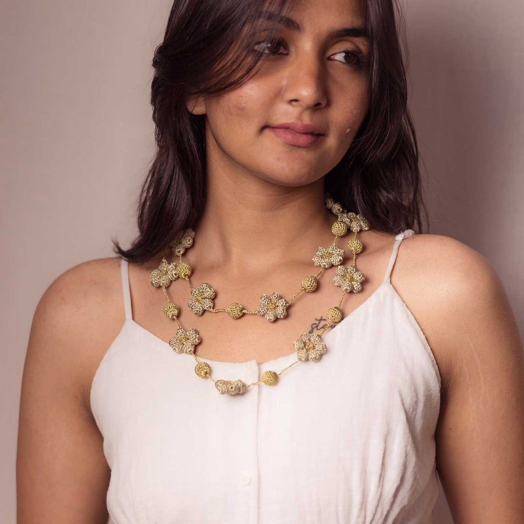 Handmade Crochet Gold Gulnaar Daisy Bead String Necklace