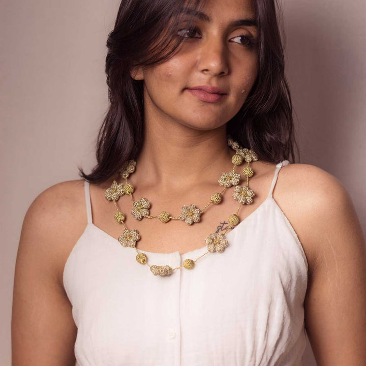 Handmade Crochet Gold Gulnaar Daisy Bead String Necklace