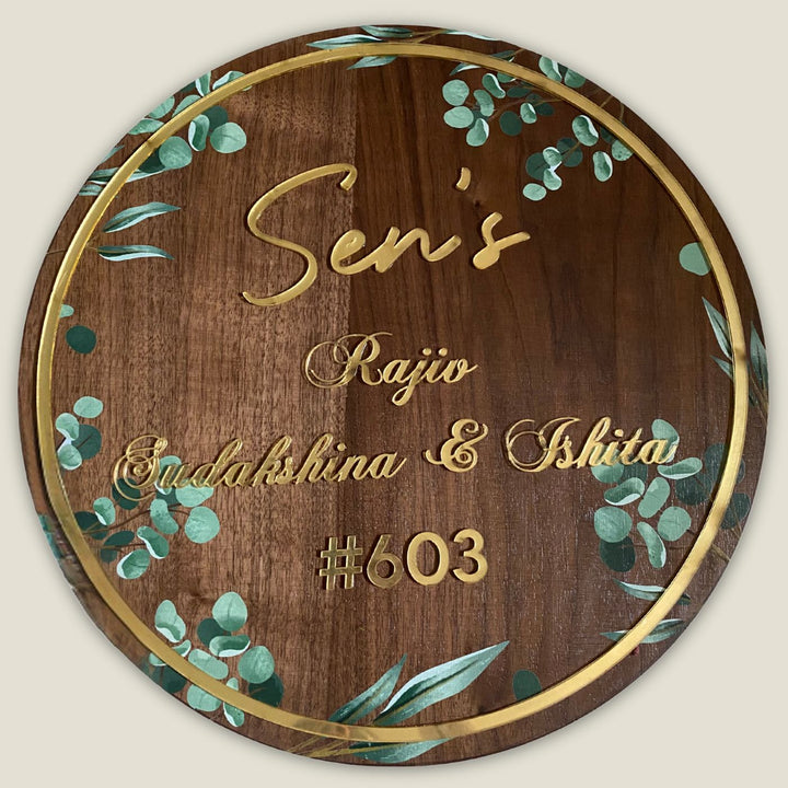 Personalised Wooden Floral Round Nameplate 1 - Engraving Close-up Front View