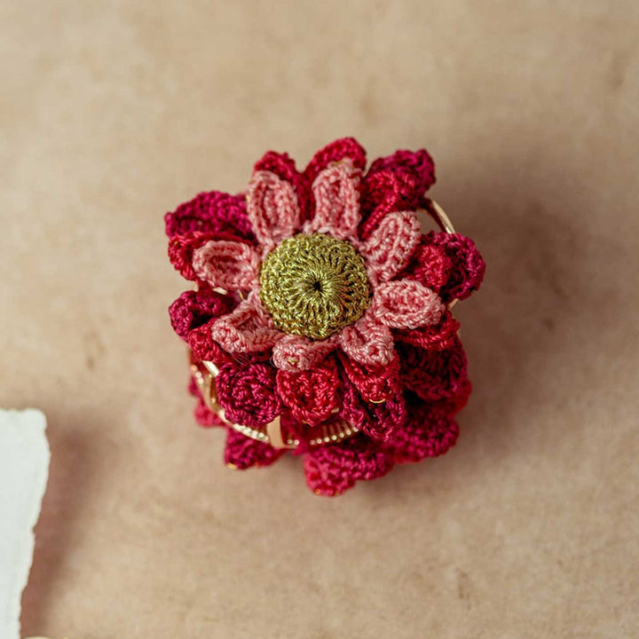 Handmade Crochet Guncha Dahlia Labyrinth Hair Clutch