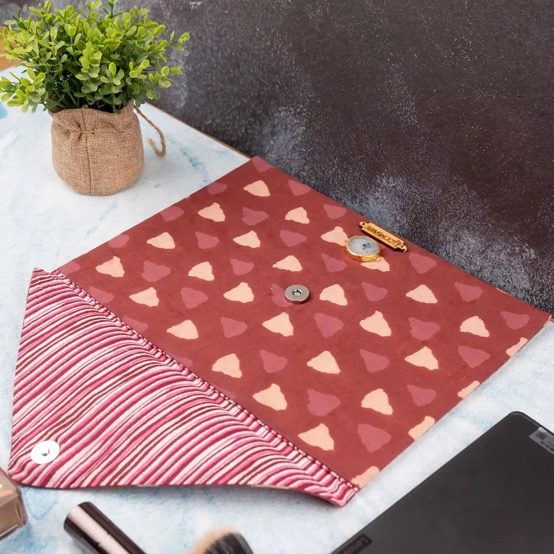 Red Bagru Cotton Ecofriendly iPad Envelope Sleeve With Agate | 12 x 9 inch