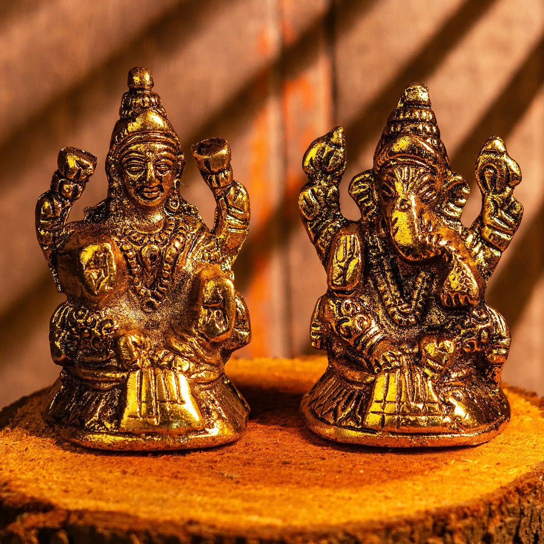 Blessings in a Box Diwali Gift Hamper | Includes 1 Lakshmi Idol, 1 Ganesh Idol, 1 Samai, 1 Dry Fruits Jar, 1 Dhoop Cones Pack