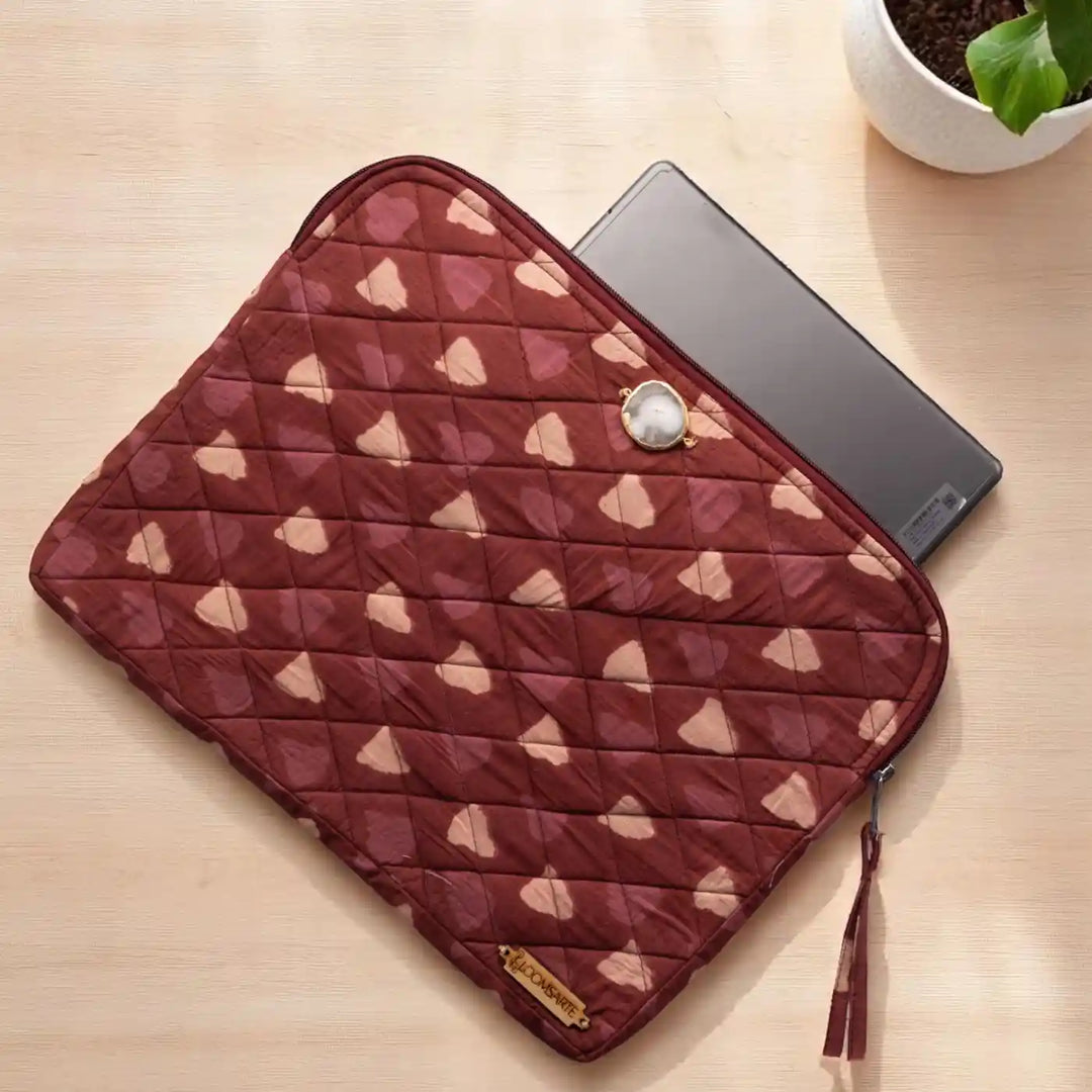Red Bagru Cotton Protective & Chic Ecofriendly iPad Sleeve With Agate Accent | 12 x 9 inch