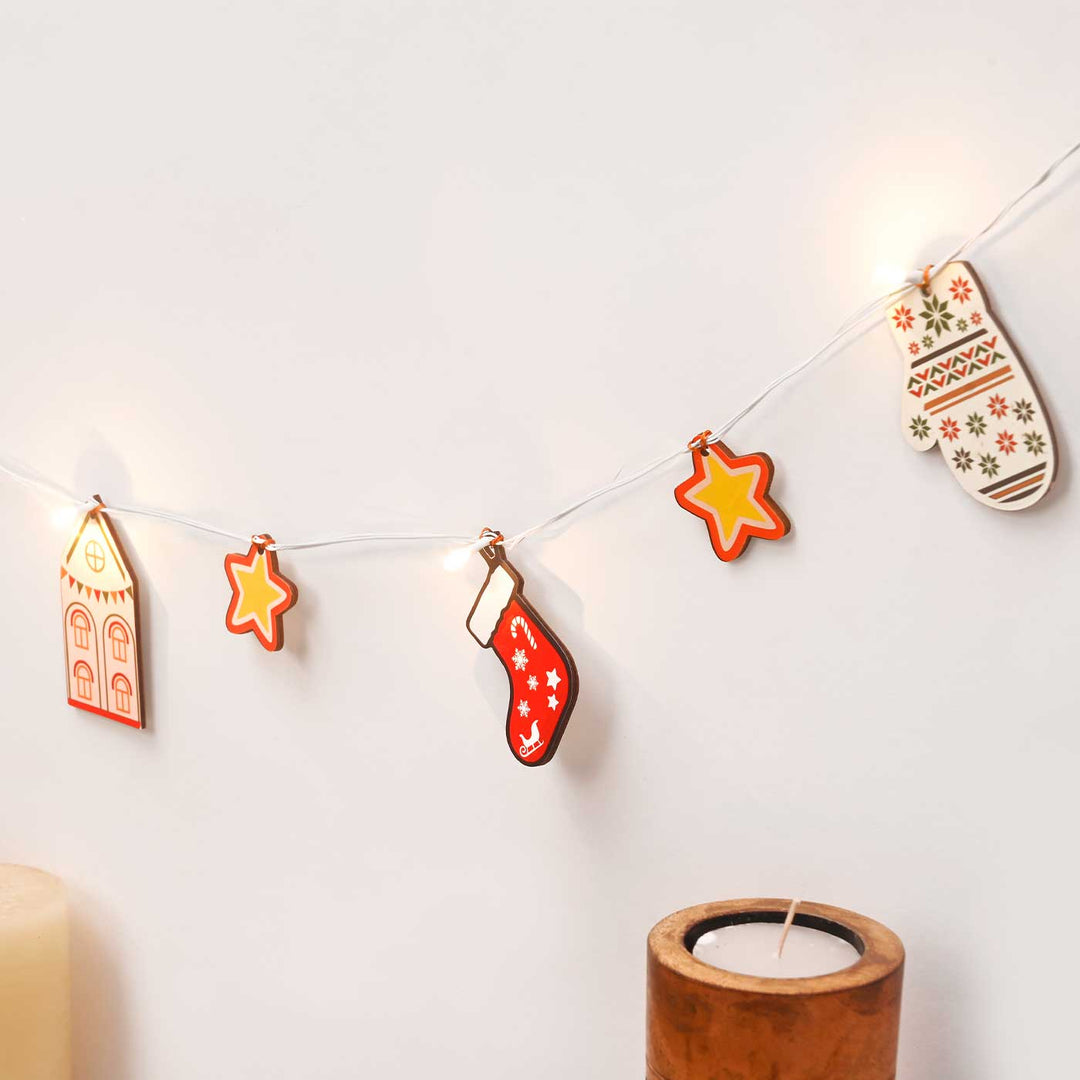 3 m, 14 Bulbs | Decorative Pine Wood Bobble, Gift & House LED Fairy Light