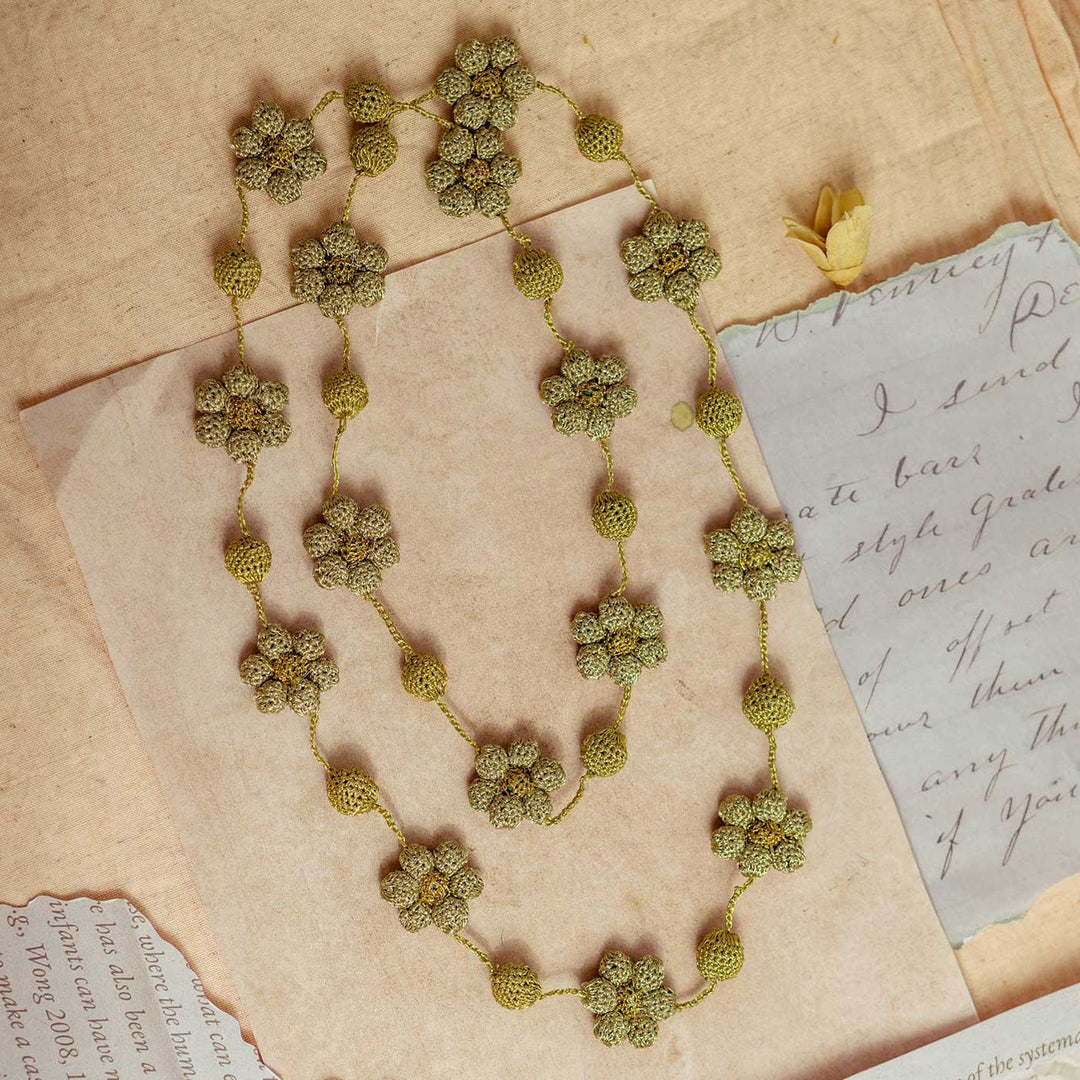Handmade Crochet Gold Gulnaar Daisy Bead String Necklace