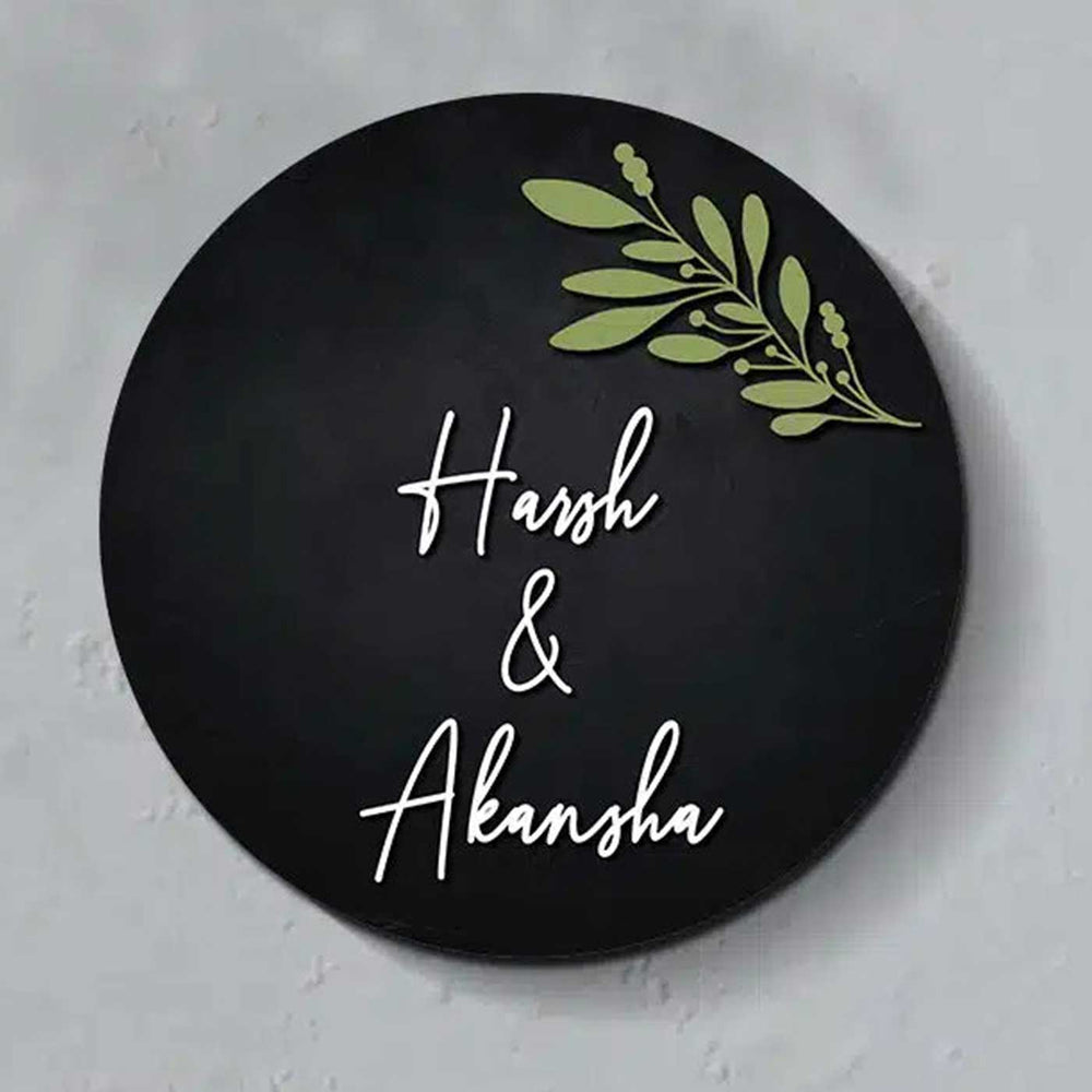 Minimalist Black 3D Printed Nameplate For Couples And Family - Front View with Name Personalization