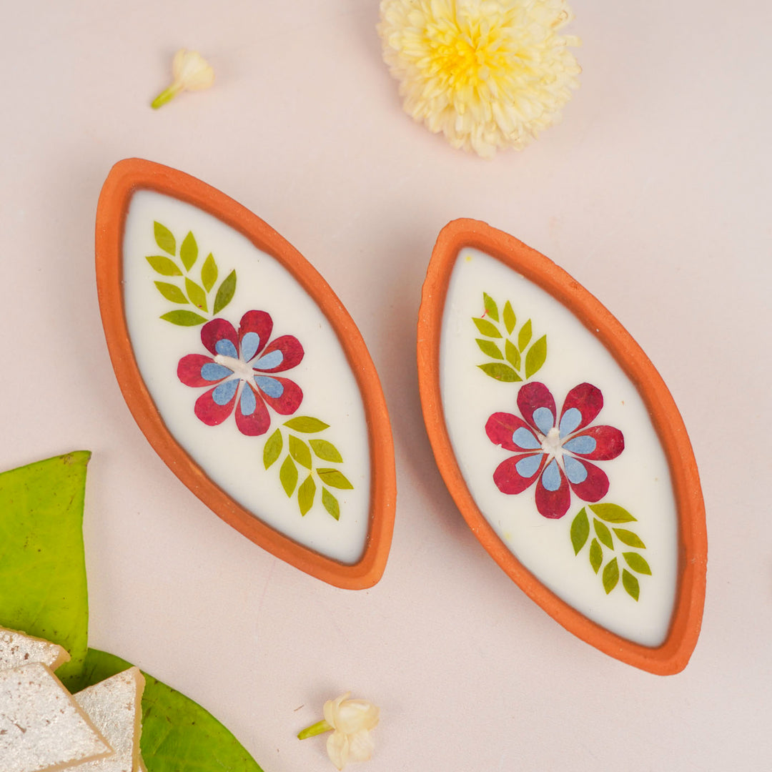 Handmade Pressed Flower Boat Shaped Terracotta Diyas