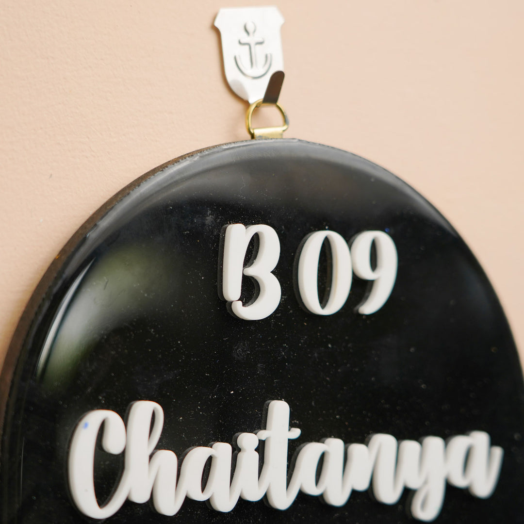 Personalized Beach Theme Resin Vertical Name Plate For Family Copy - Close-up Hanging on Wall Hook