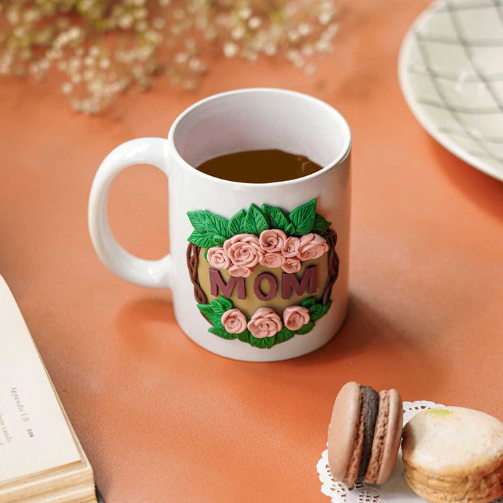 Personalized Hand-Painted Floral Wreath Theme Clay Mug For Mothers