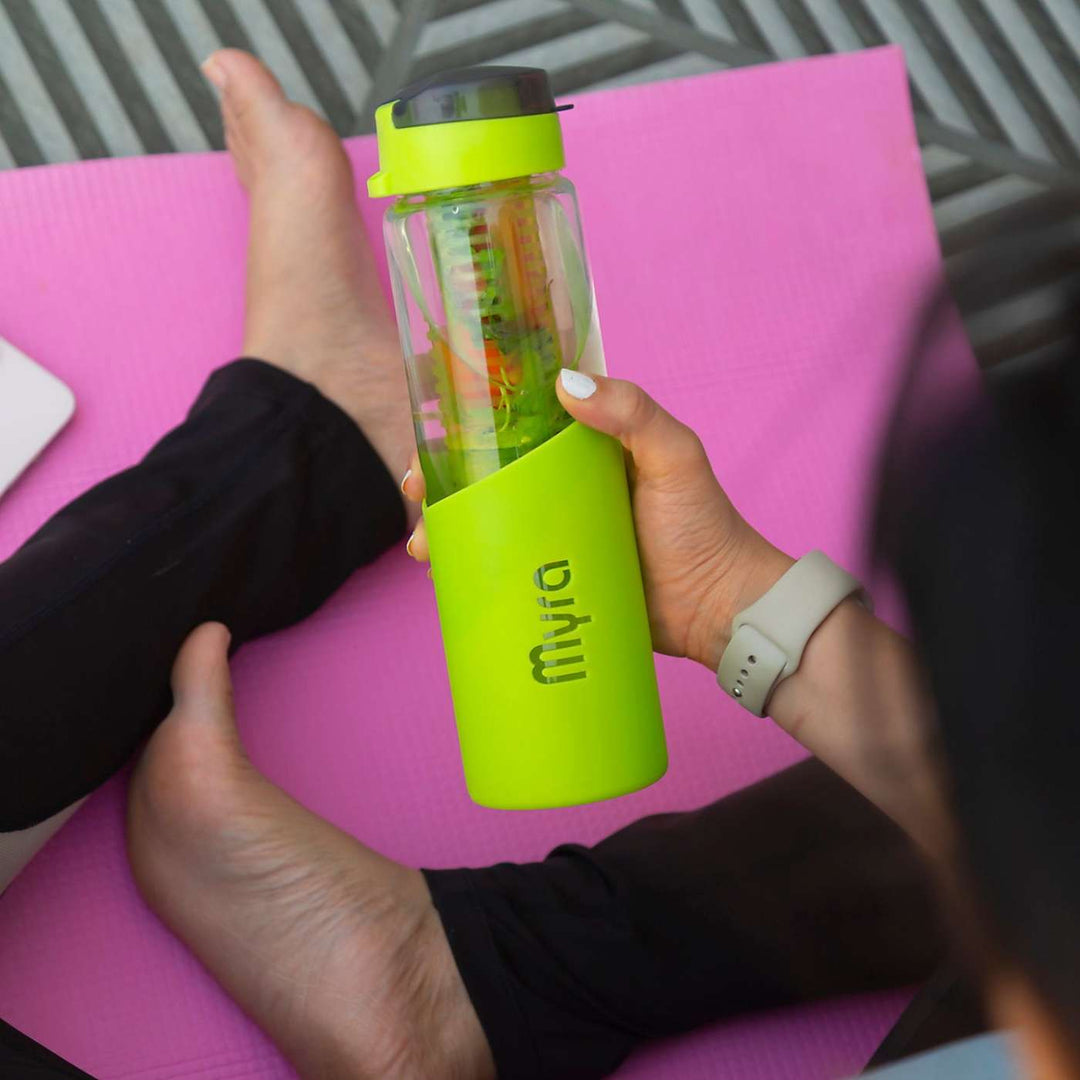 Personalized Leakproof & Stylish Infuser Borosil Glass Bottle | 750ml