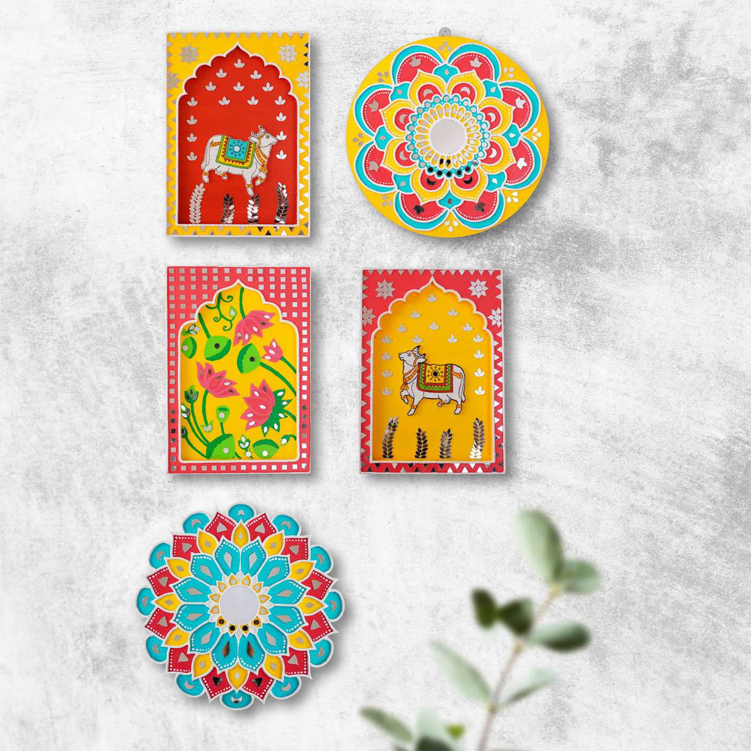 Handcrafted Yellow & Green Frame - Radha-Krishna Traditional Lippan Art Jharokha Wall Art