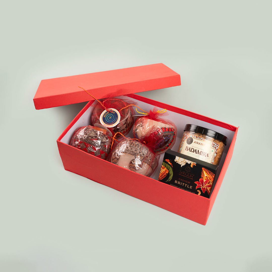 Mehendi-Art Inspired Candle Holder Festive Hamper