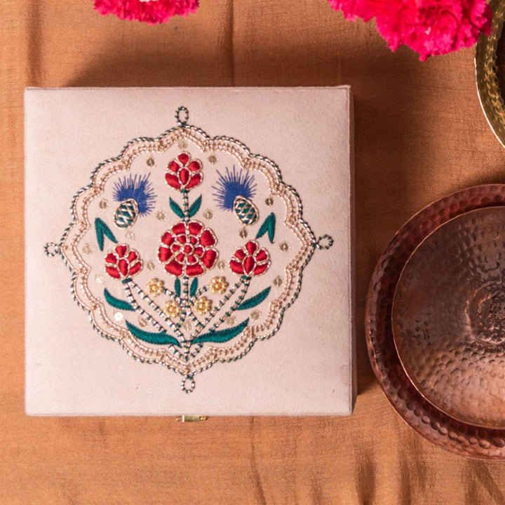 Guldasta Zardozi Box