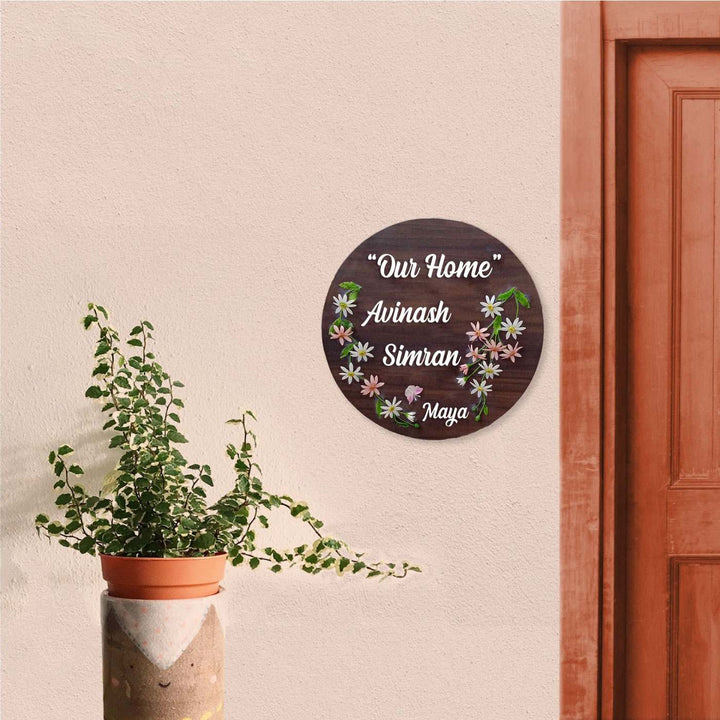 Handcrafted Personalized Daisy Wooden Round Nameplate