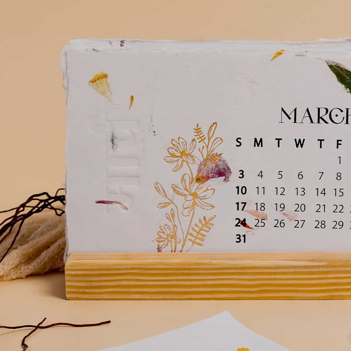 Handmade 2025 Petals Desk Calendar With Stand