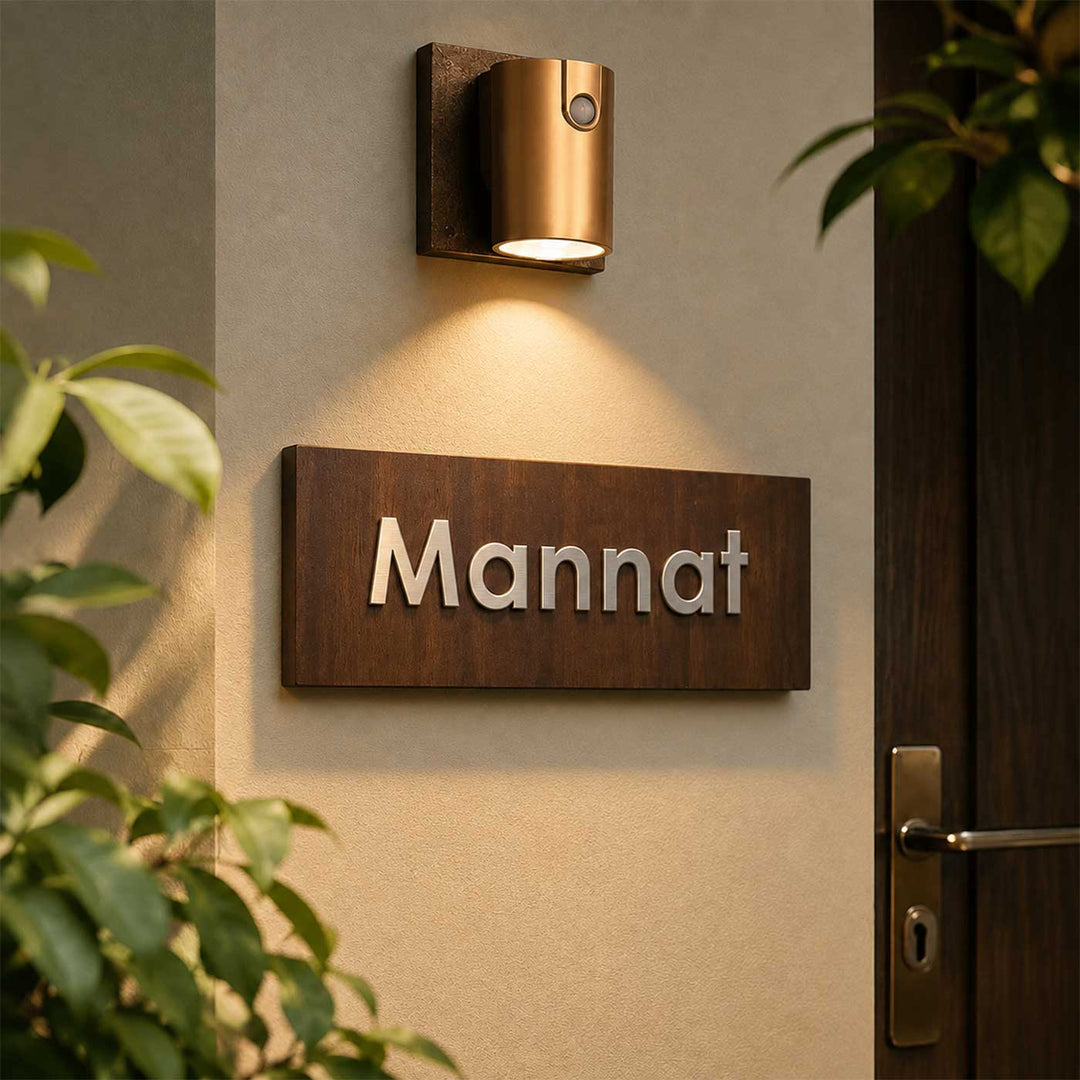 Personalized Minimalist Plank Rubber Wood Name Plate With Metal Letters For Home