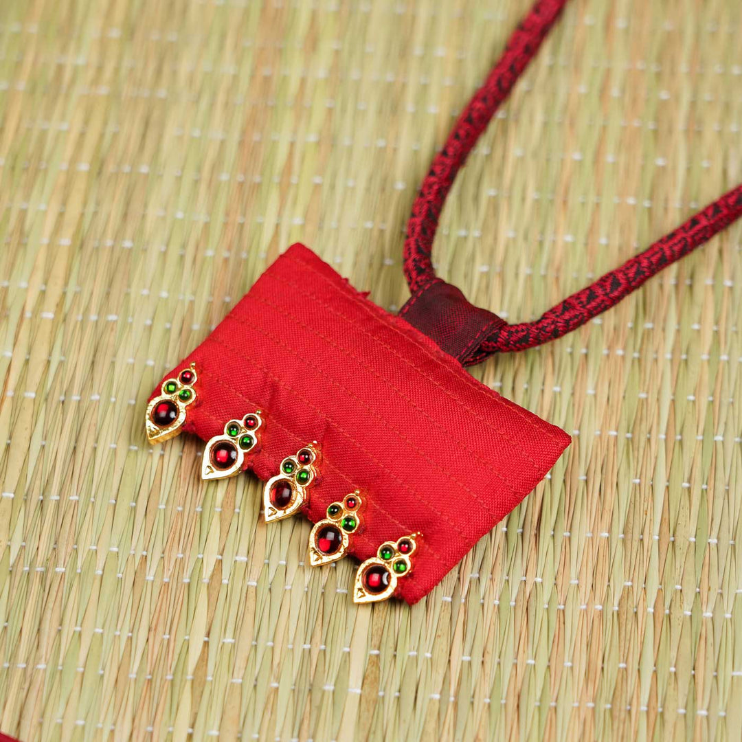 Handmade Red Temple Kemp Droplets Mulberry Silk Necklace