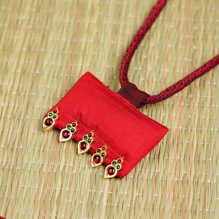 Handmade Red Temple Kemp Droplets Mulberry Silk Necklace