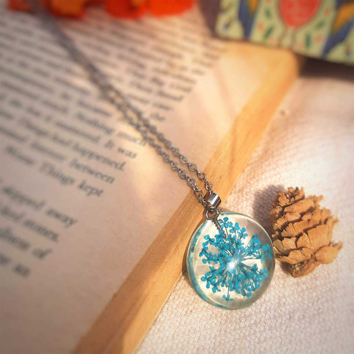 Blue Anne Preserved Flower Round Stainless Steel Necklace