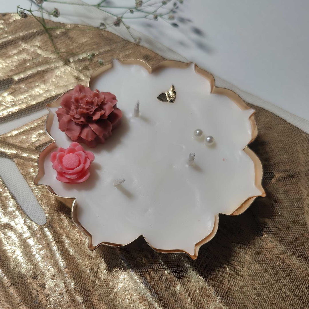 Handmade Kamal Urli Small Flower And Pearls Design Soy Wax Scented Candle