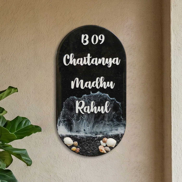 Personalized Black Beach Theme Resin Vertical Name Plate For Family