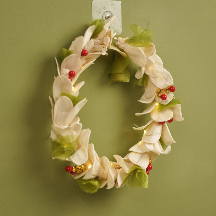 White Shola Mistletoe Christmas Wreath With Lights