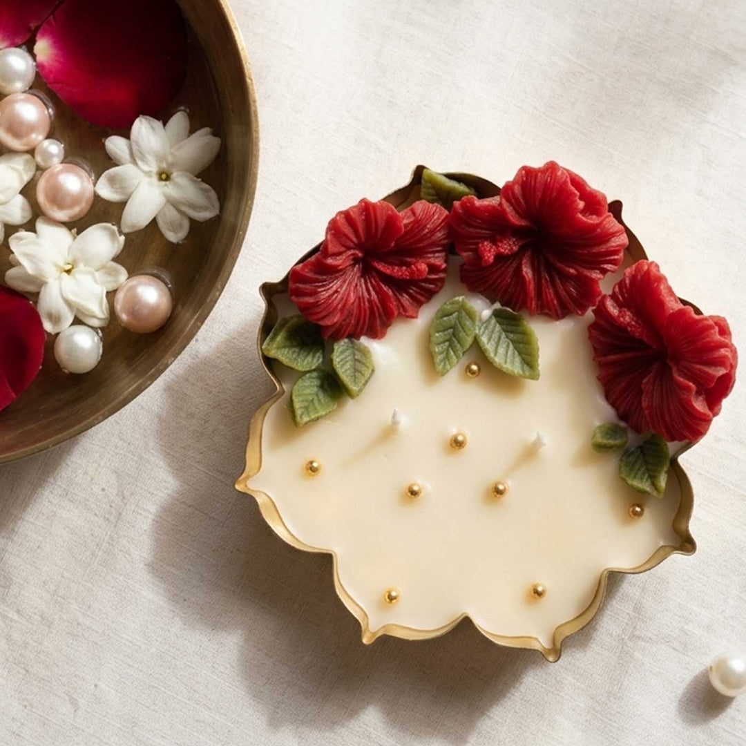 Handmade Hibiscus Flower Lotus-Shaped Soy Wax Urli Candle With Rose Fragrance