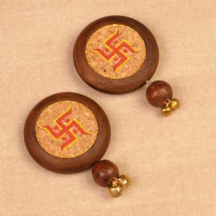 Handmade Sajavat Gift Hamper | Includes Wooden Foldable Runner, Spiral Cylinder Candles, Swastik Door Hanging, Wooden Agarbatti Stand, Seed Card And Outer Box