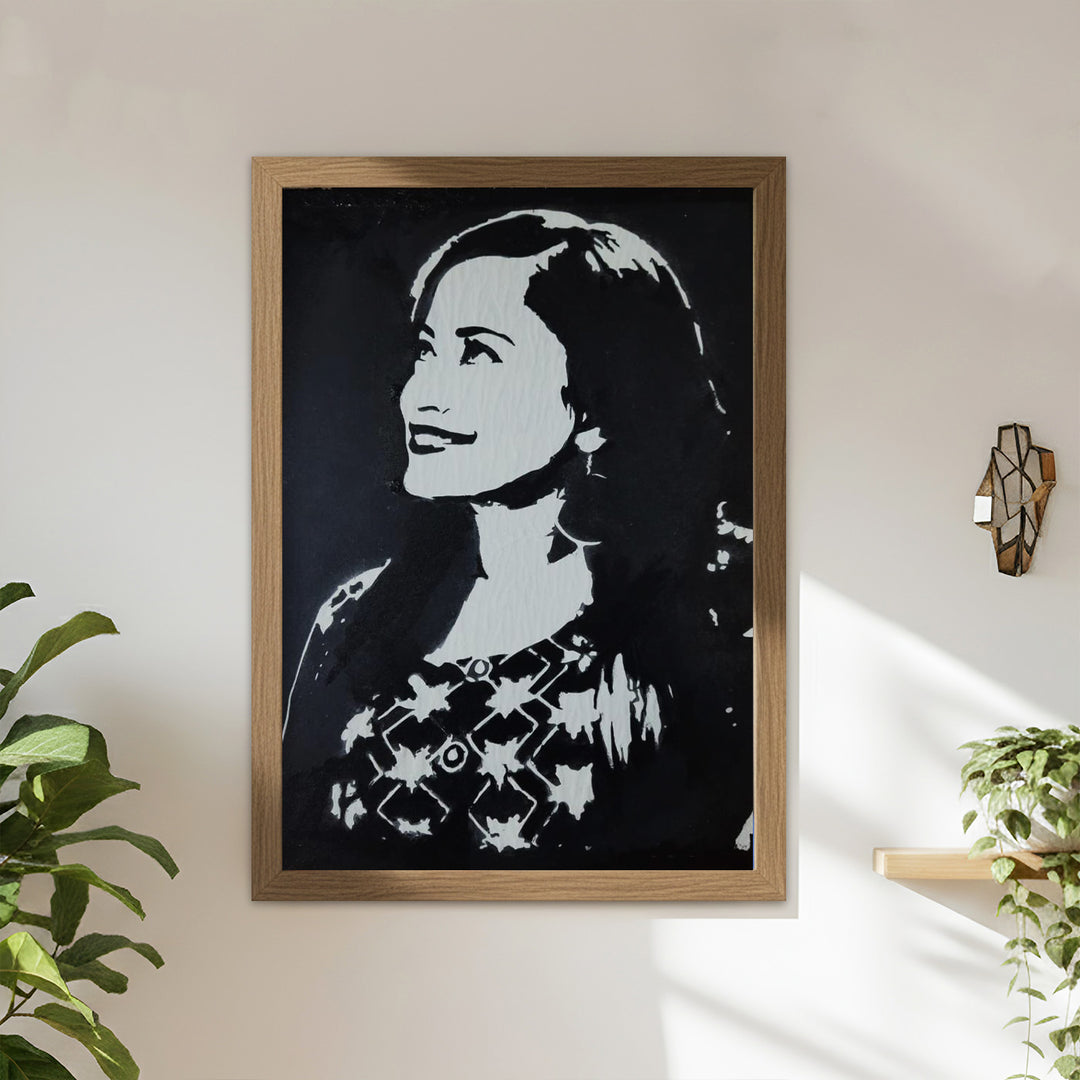 Photo Personalized Glow in the Dark Hand Illustrated Portrait With Premium Wooden Frame