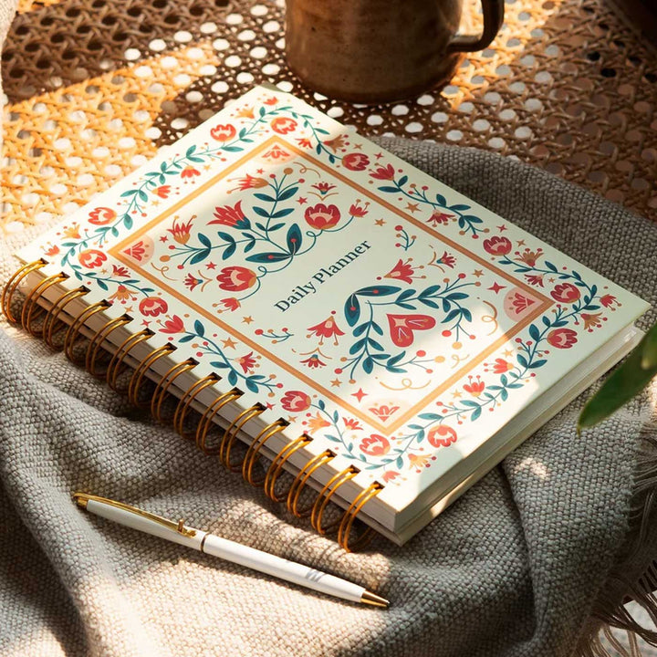 Fresh Flowers Design Daily Planner | A5 Size | 230 Pages