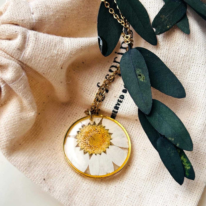 Lazy Daisy Preserved Stainless Steel Necklace