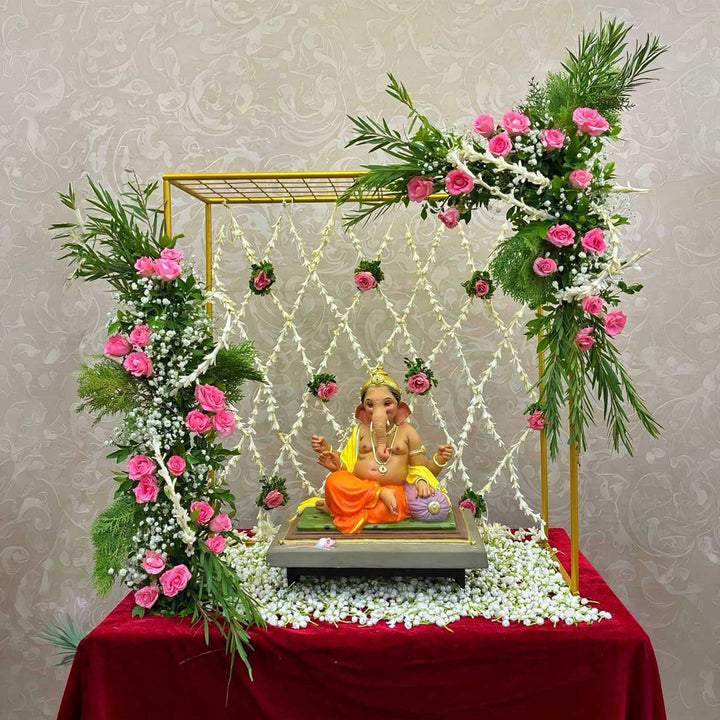 Foldable Gold Powder Coated Metal Mandap Backdrop Stand With Decorative Jaali Top