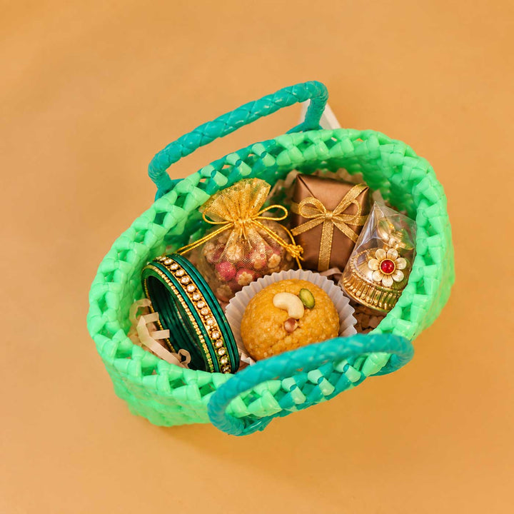 Handwoven Green Small Plastic Wire Koodai Bag For Festive Return Gifts