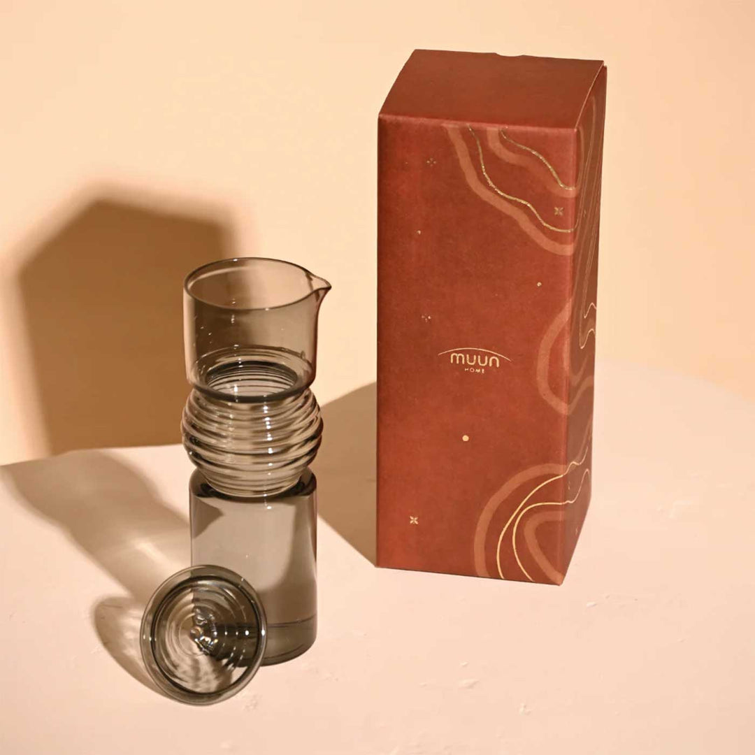 Minimal Coiled Design Glass Carafe And Glasses