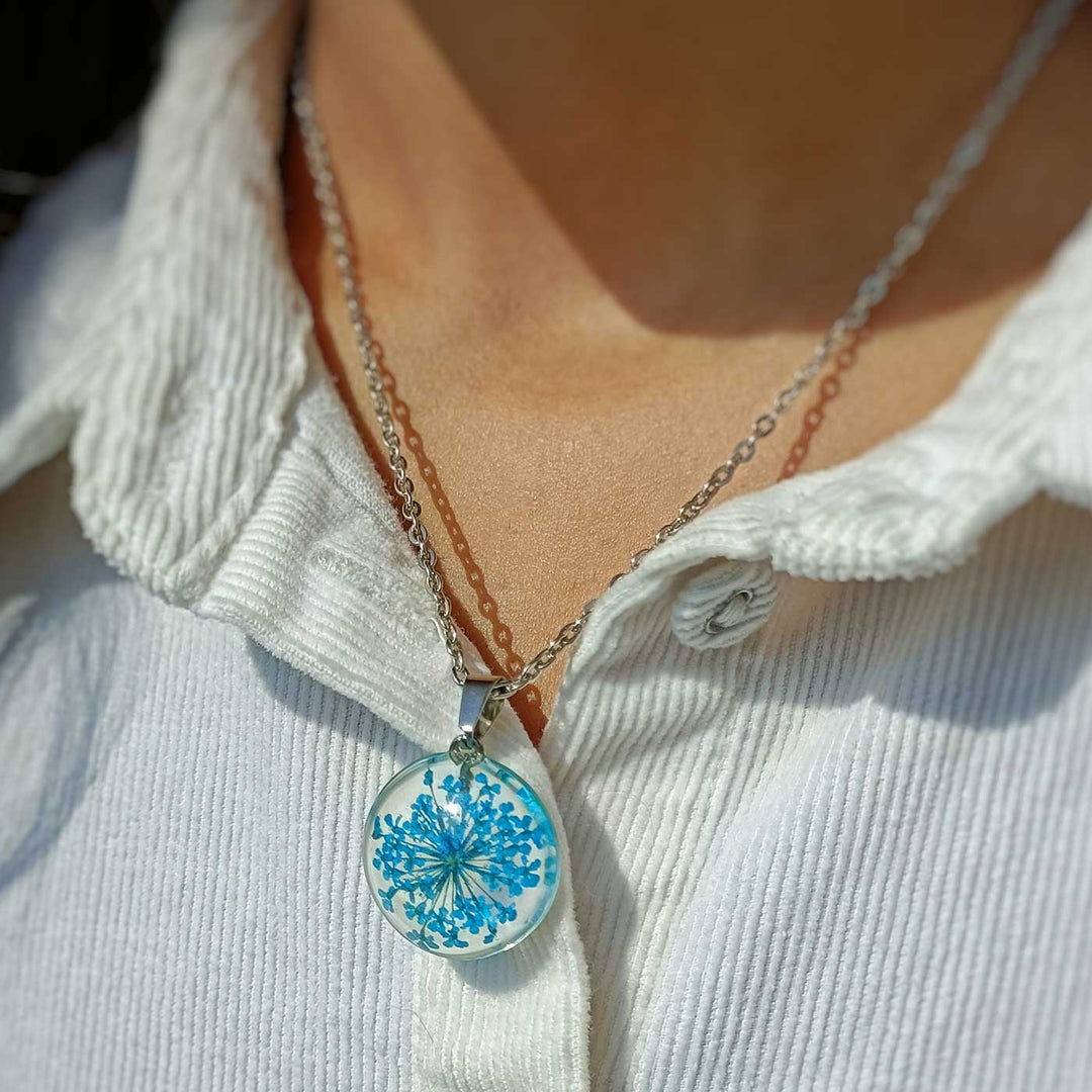 Blue Anne Preserved Flower Round Stainless Steel Necklace