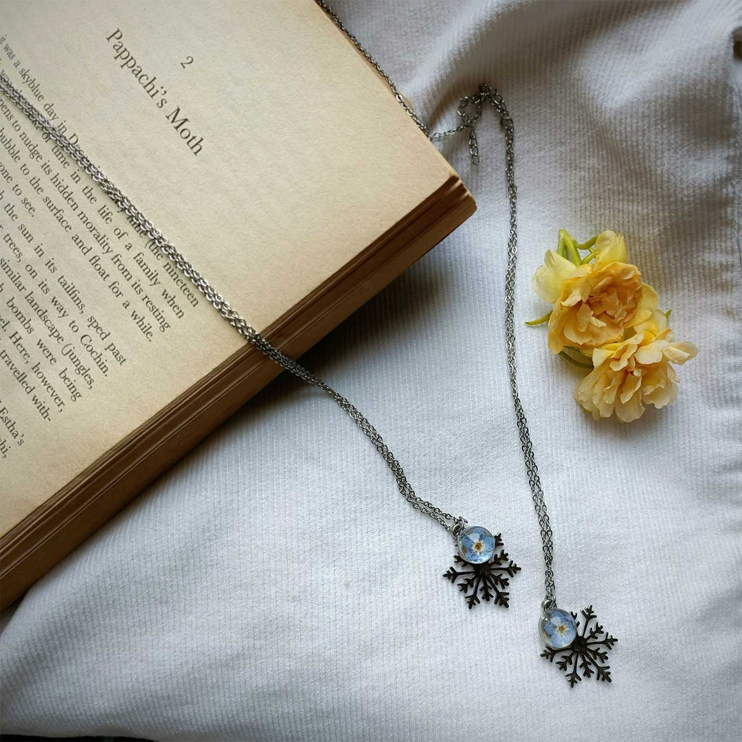 Eira Snowflake Preserved Flower Stainless Steel Necklace