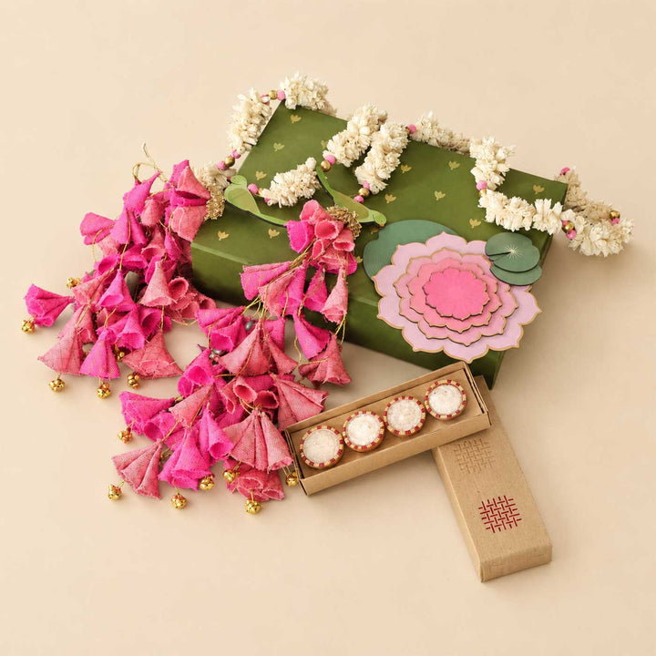 Pink Parandi Diwali Home Décor Gift Hamper With LED Strings For Festive Gifting