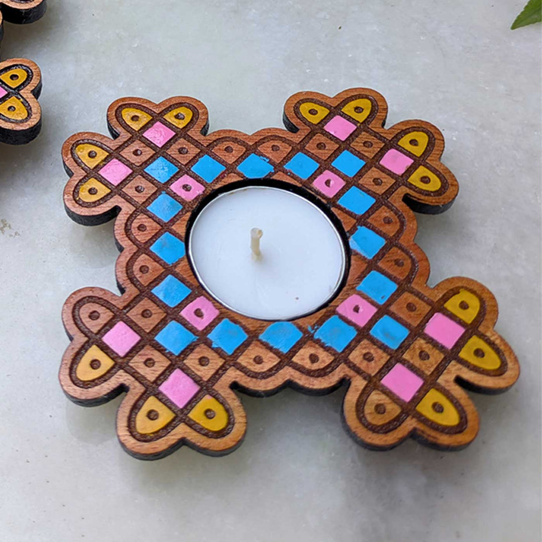 4 pc | Cross Lattice Hand-Painted Engraved Mahogany Wood Kolam Tealight Holders