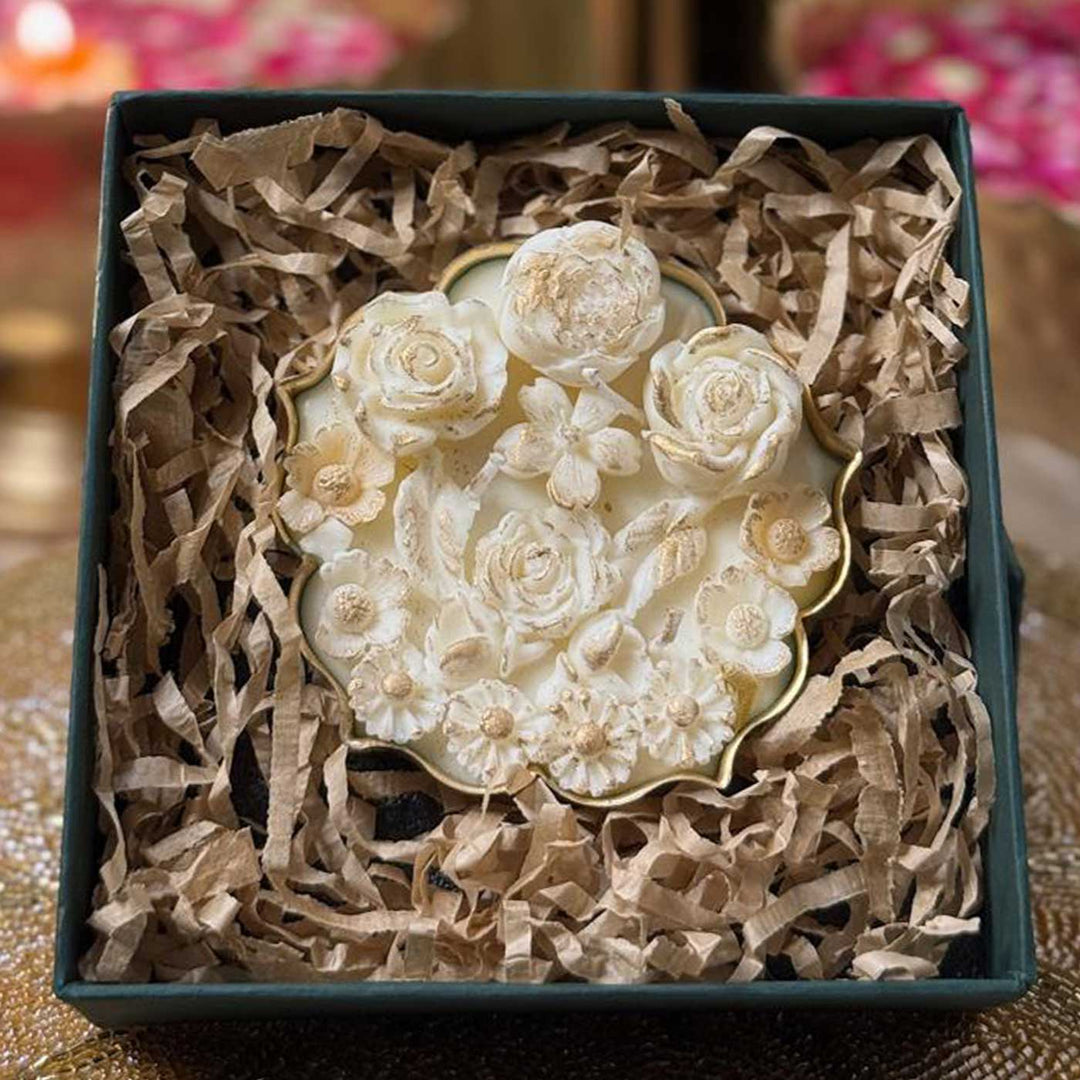 Handmade White And Gold Flower Embed Soy Wax Scented Urli Candle