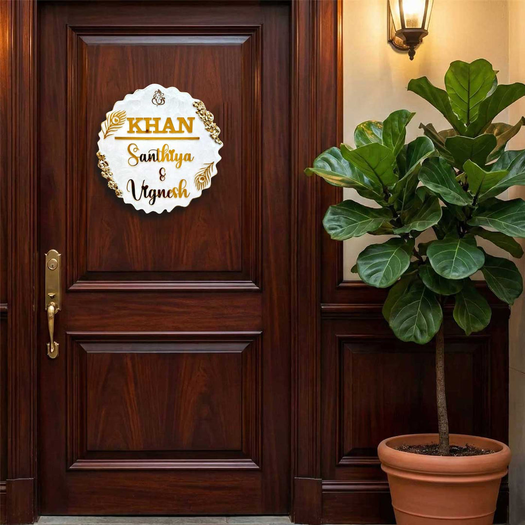 Personalized Round White Feather Theme Resin Name Plate