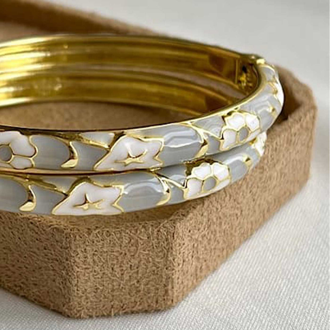 Handcrafted Blossom Enamel 18K Gold Plated Stainless Steel Openable Bangle - Grey & White