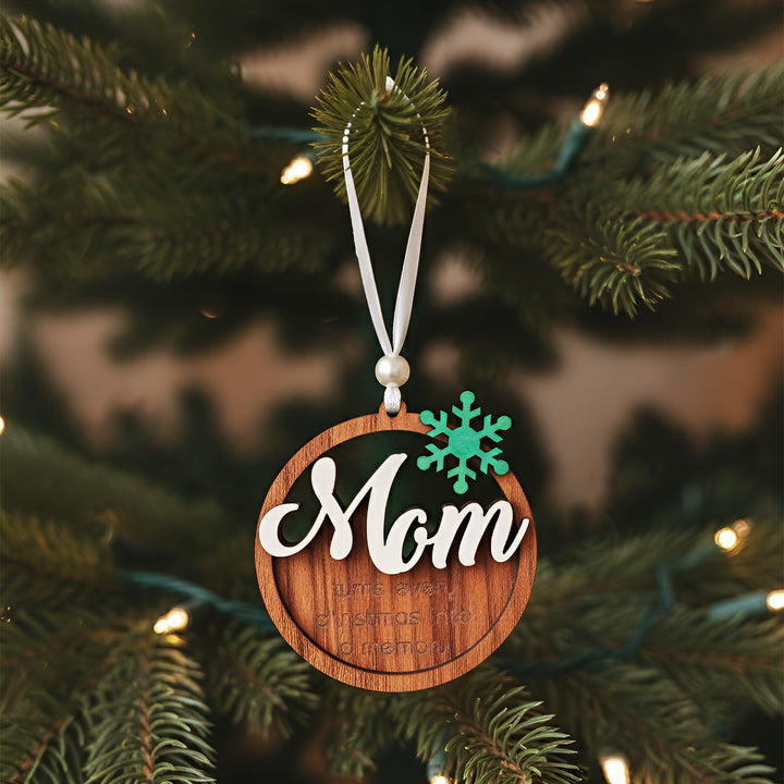 Handmade Round "Mom" MDF Wood Ornament For Christmas Tree Decoration