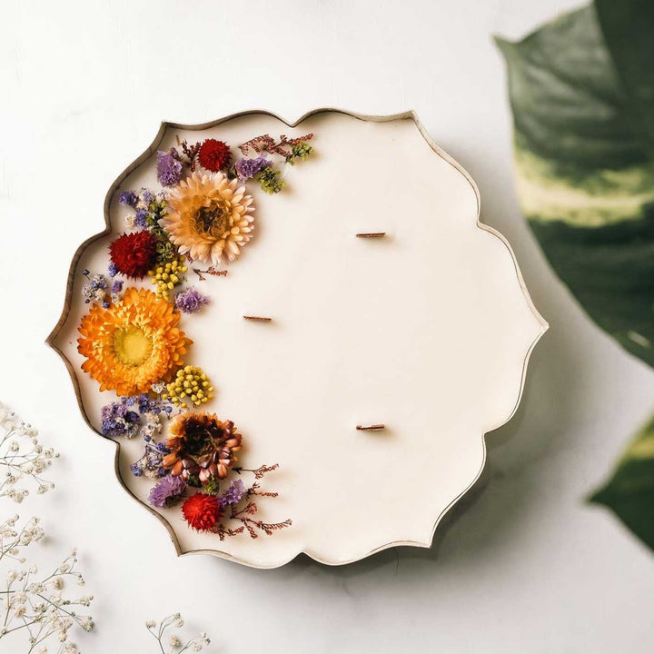 9 inch | Handmade White & Gold 9 Inch Urli Scented Candle With Dry Flowers