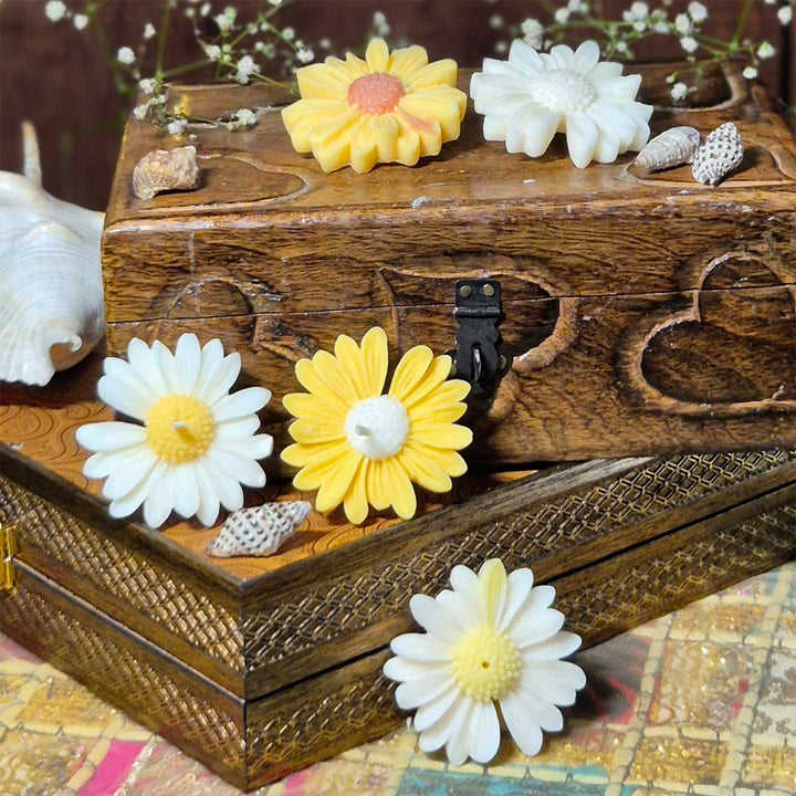Set of 5 | Handmade Daisy Floating Soy Wax Scented Candle