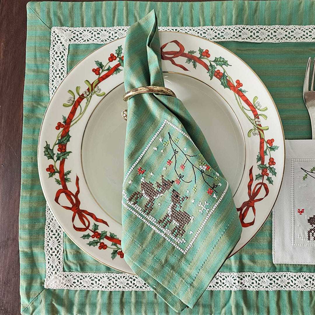 4 Pc | Handmade Lace Embroidered Reindeer Tales Green Napkin