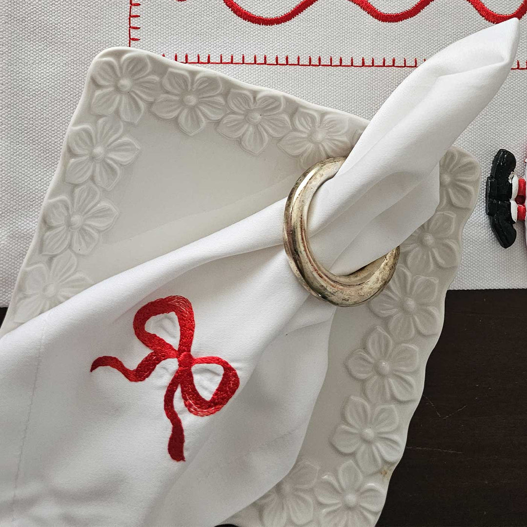 4 Pc | Handmade Embroidered White Wrapped In Love Napkin