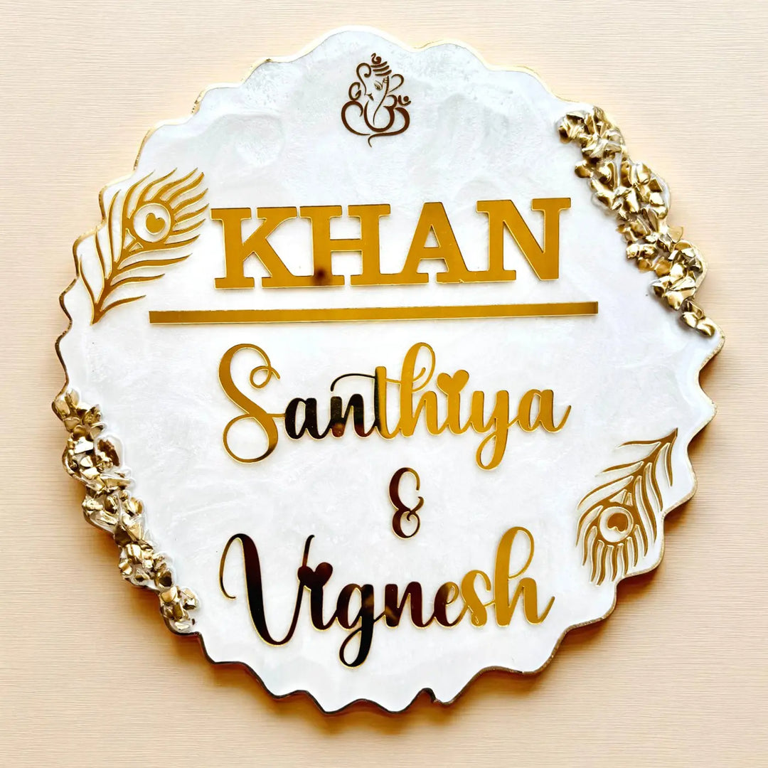 Personalized Round White Feather Theme Resin Name Plate