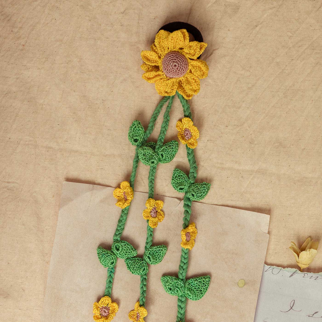 Handmade Crochet Guncha Sunflower Foliage Yellow Parandi